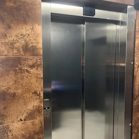 Apartman Crystal Luxury With Free Parking In Cracow For 4 Guests *