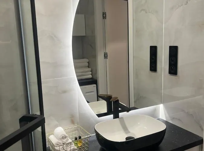 Crystal Luxury With Free Parking In Cracow For 4 Guests Apartman Krakkó