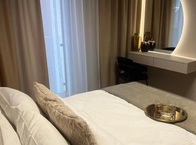 Apartament Crystal Luxury With Free Parking In Cracow For 4 Guests *