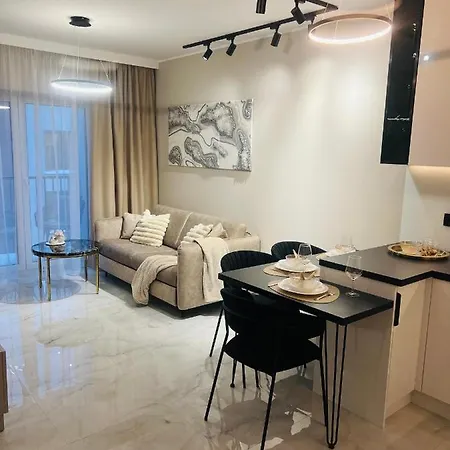 Apartamento Crystal Luxury With Free Parking In Cracow For 4 Guests