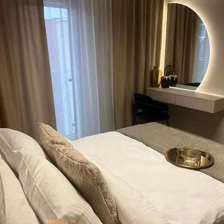 Apartamento Crystal Luxury With Free Parking In Cracow For 4 Guests *