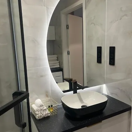 Crystal Luxury With Free Parking In Cracow For 4 Guests Apartment Krakau